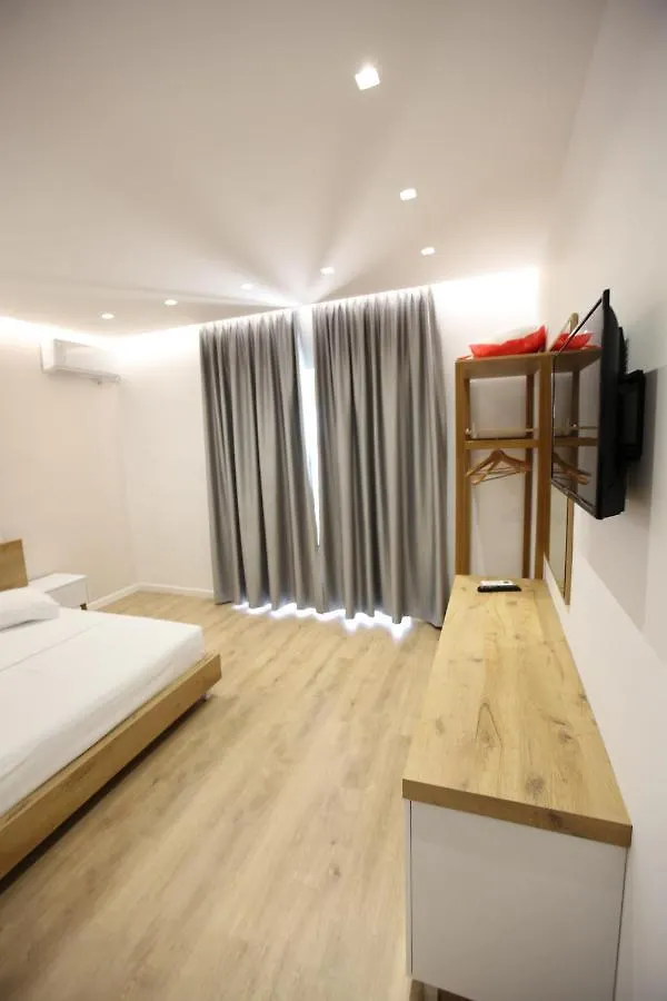 Sea Breeze Villa Sarandë