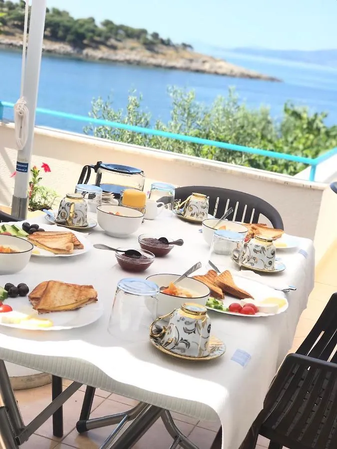 Sea Breeze Villa Sarandë 0*,