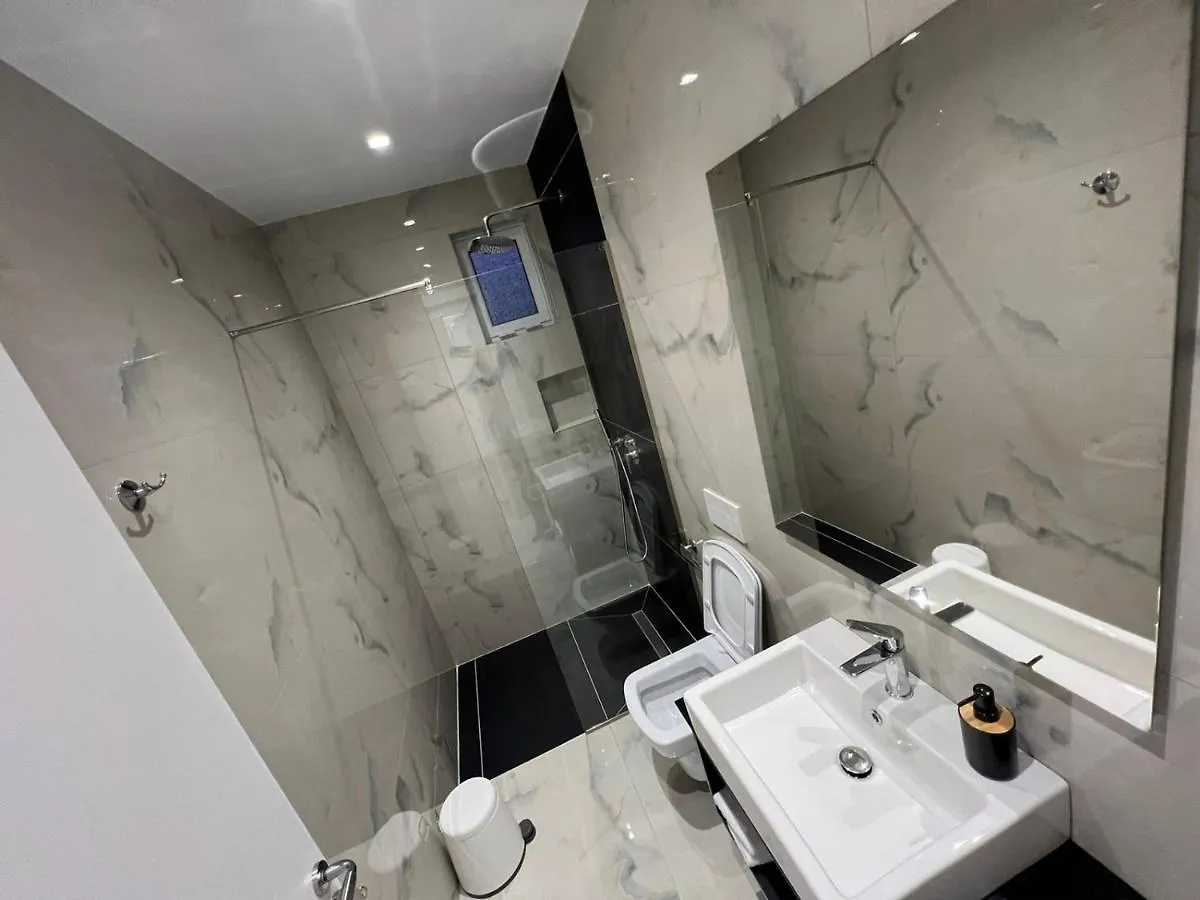 Sea Breeze Villa Sarandë