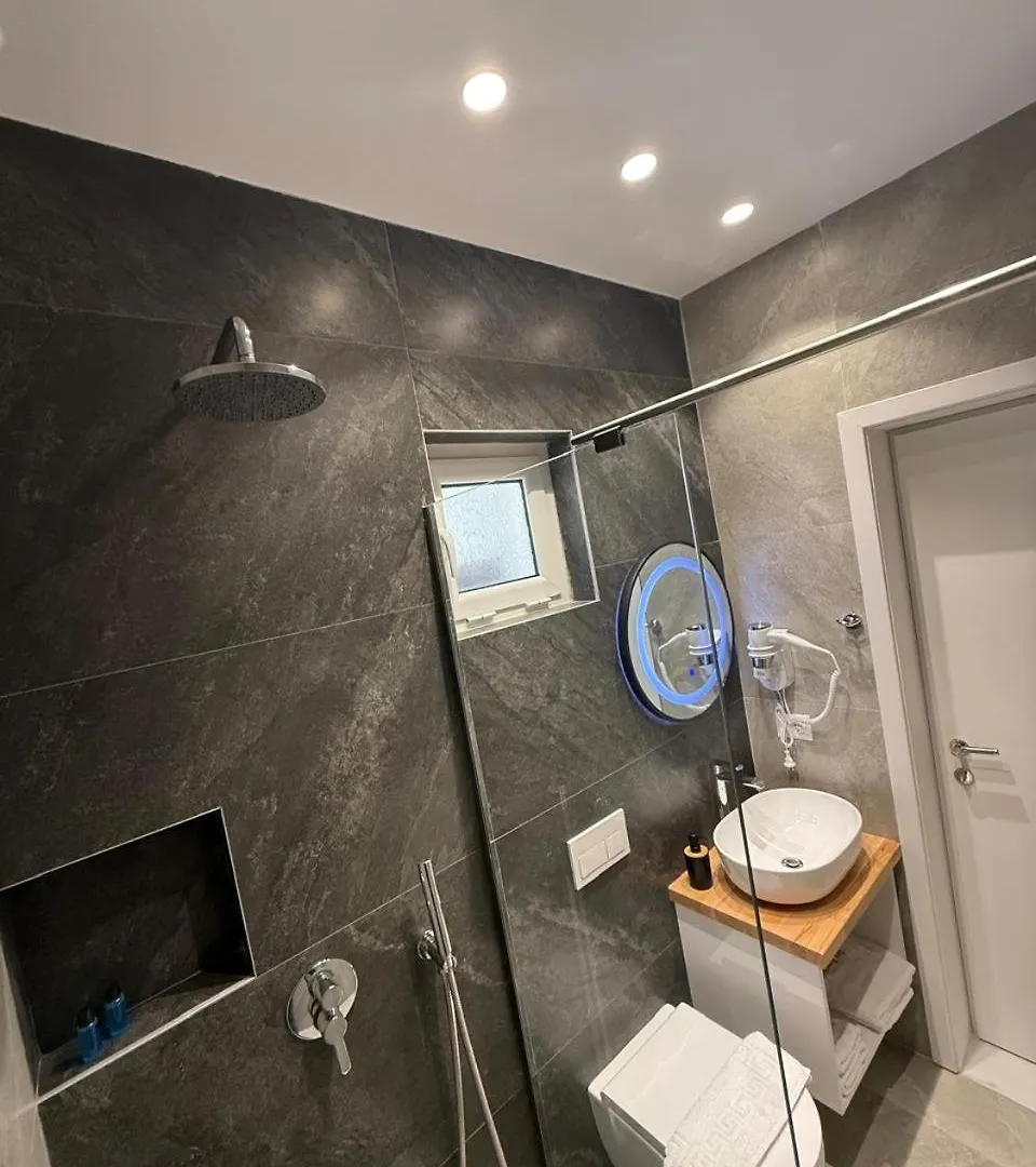 Sea Breeze Villa Sarandë Apartamento